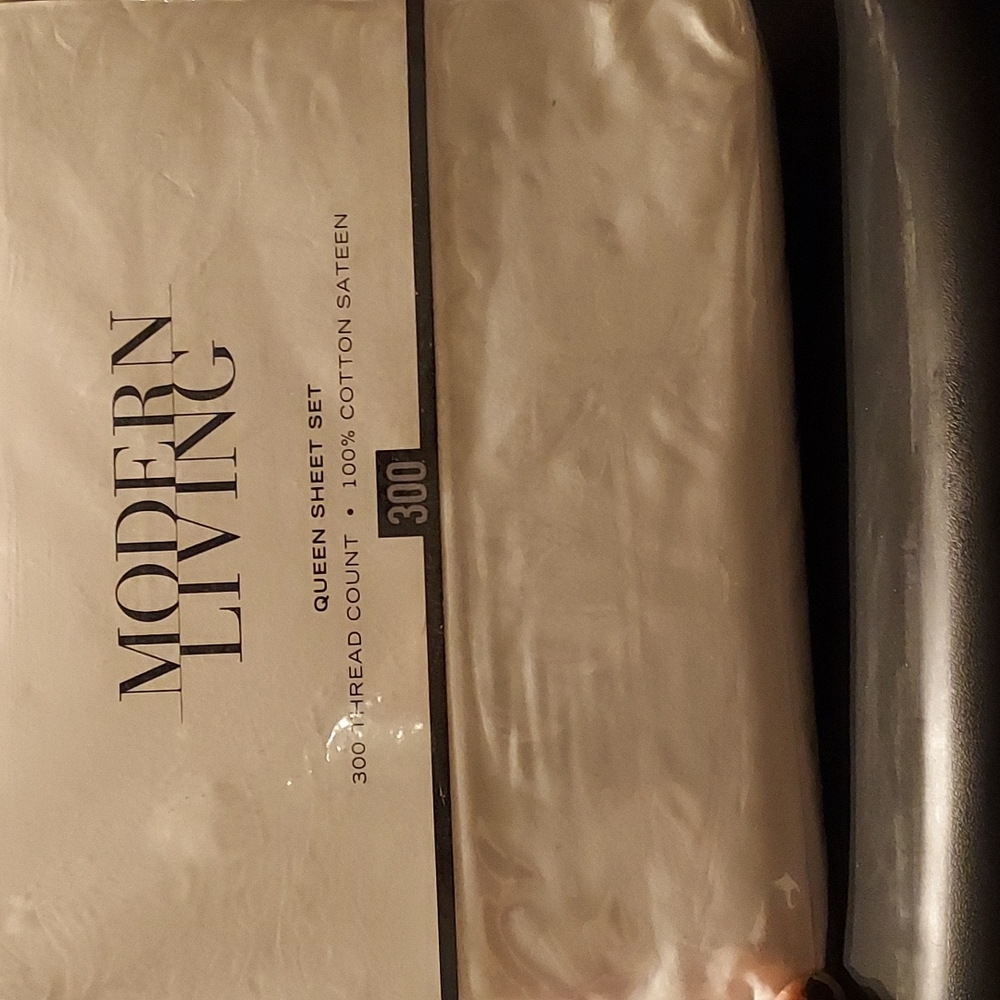 Queen sheet set
